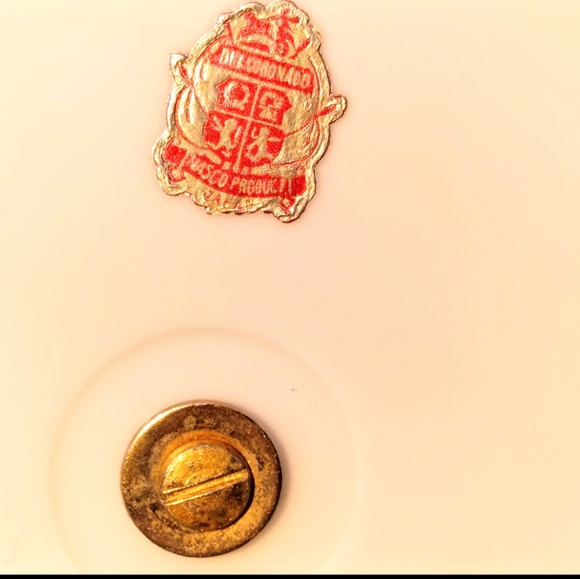 "Bavarian" Style 3 Tiered Dessert Stand in Opalescent Lustre Glaze - Picture 5 of 5